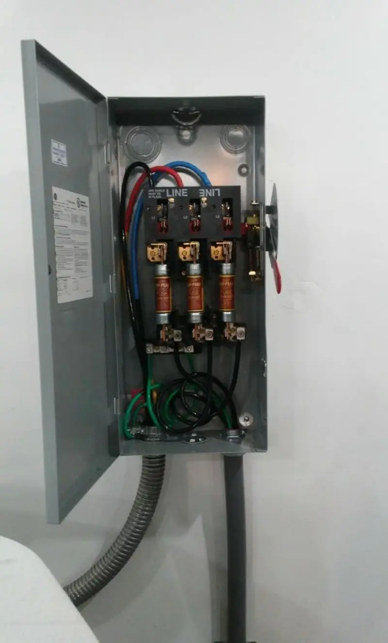Three-phase disconnect switch installed for Smoke Detector Installation in League City